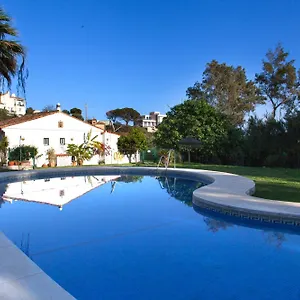 Agradable Adosado Con Piscina La Hidalga Сasa de vacaciones Benalmádena